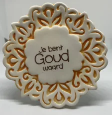 Tegelmagneet met leuke spreuk - Je bent goud waard - Geel bij debadeend.nl